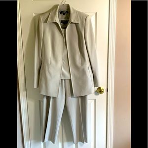 Size 10 Beautiful, light, gray 3 pc. Pant Suit with matching shoes.